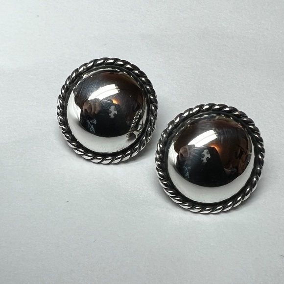 Silver Earrings - Picture 1 of 6